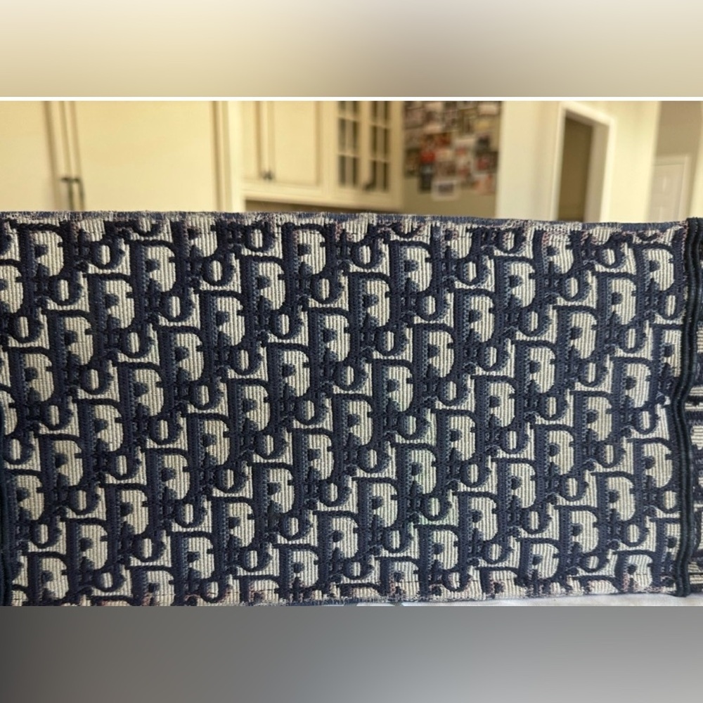 Christian Dior book tote - Picture 3 of 12